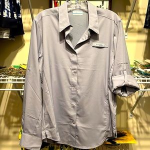 NWOT Columbia omni-shade blouse, size M